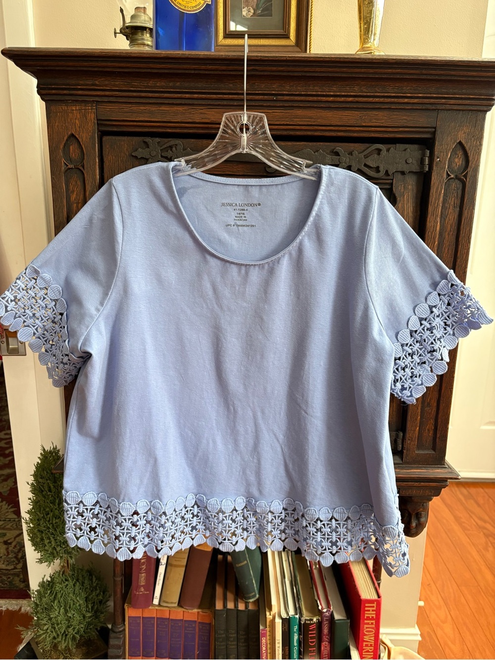 Jessica London size 14/16 medium Blue Crochet-Hem Short Sleeve Top